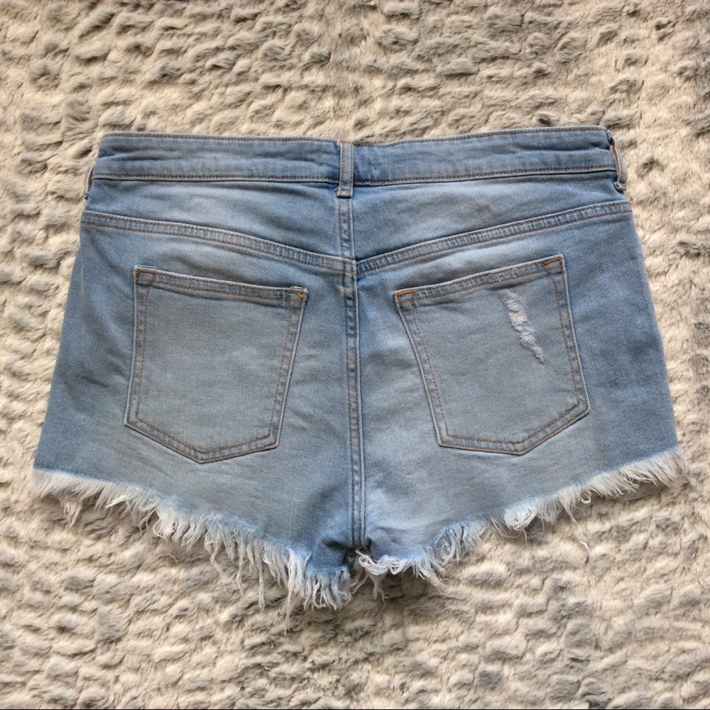 H&M Distressed Destroyed Denim Shorts Frayed Hem - Picture 5 of 7